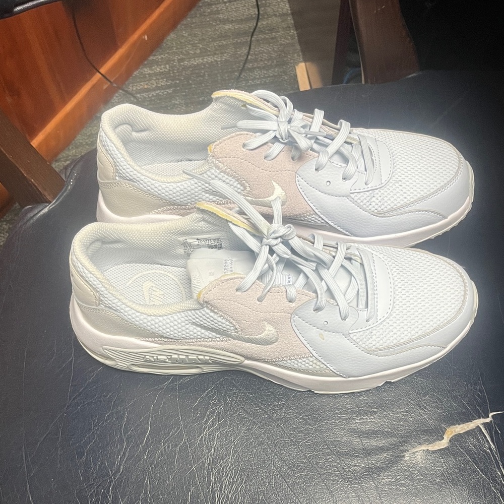 Nike Women’s Light Gray & Cream Runner Sneakers